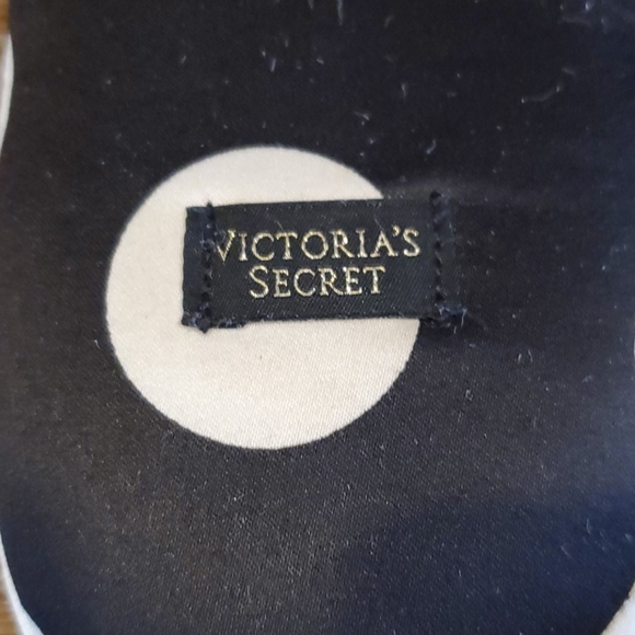 Victoria's Secret Satin Slippers  Size L/G (9-10) - Picture 3 of 5